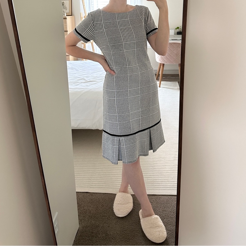 sharagano pleated houndstooth plaid dress